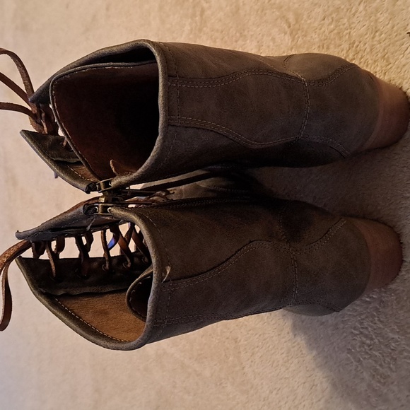 C Comfort Mid Calf Boots - NWT - Sz. 11W - Picture 3 of 6